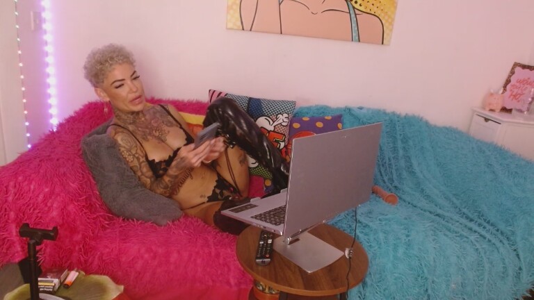 PhoenixK's Streamate show and profile