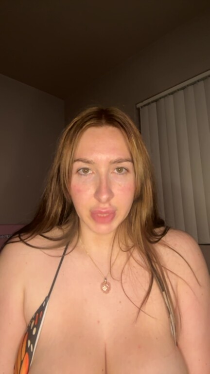 KhaleesiKouture's Streamate show and profile