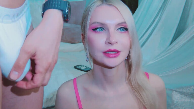 DenLina's Streamate show and profile