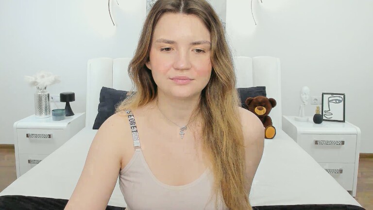 Reneswee's Streamate show and profile