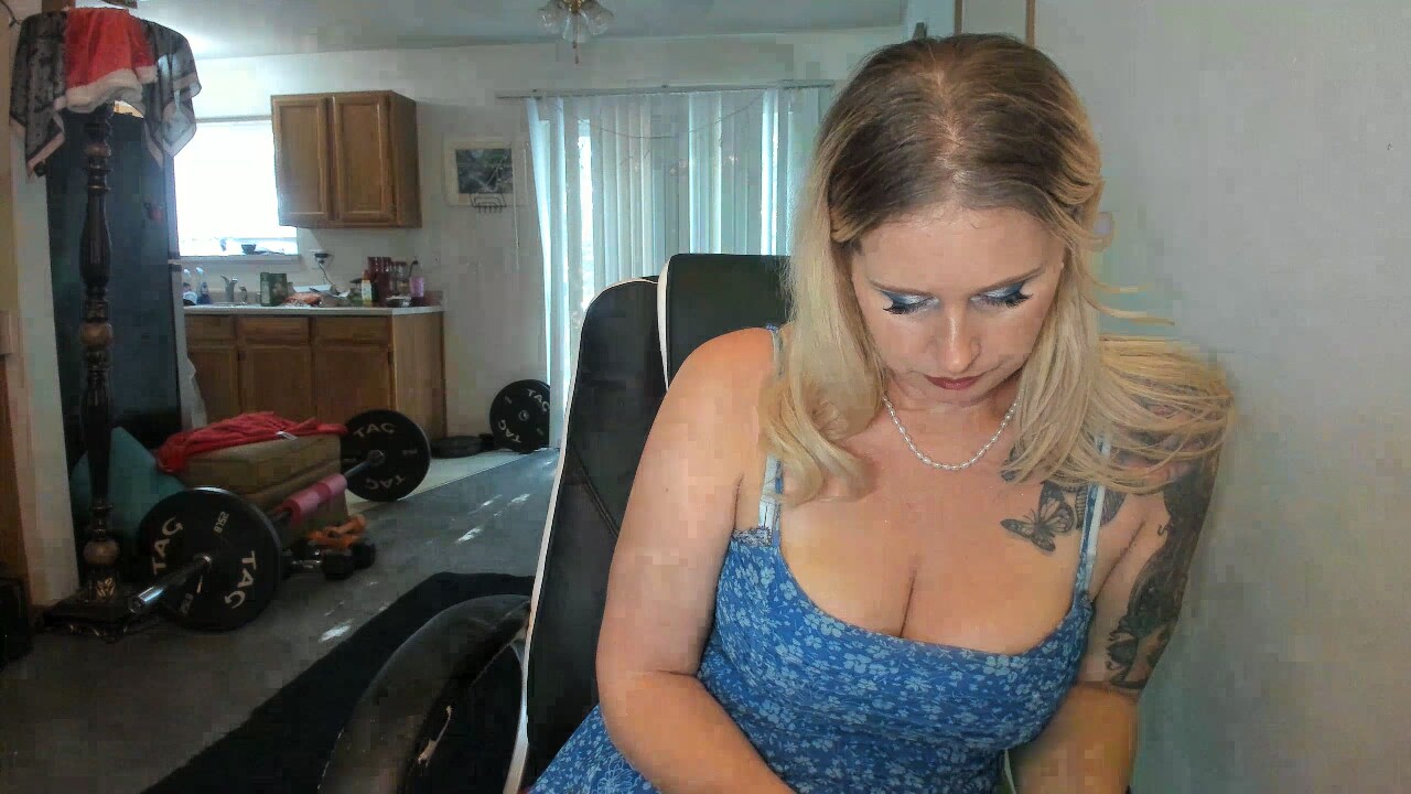 Hottyhousewife18