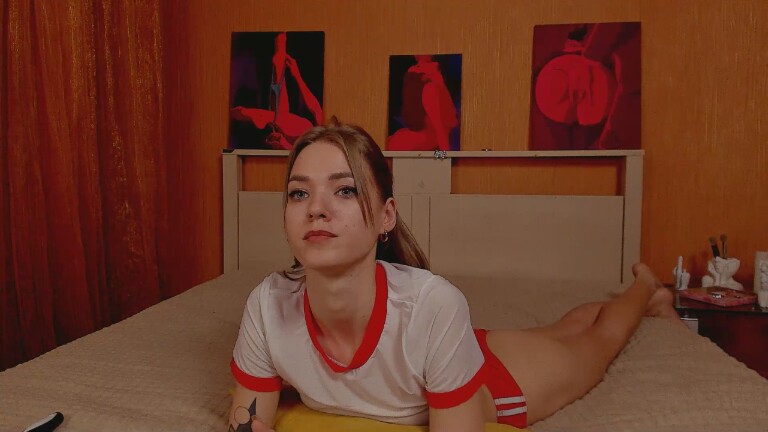 Alyonaqueenn's Streamate show and profile