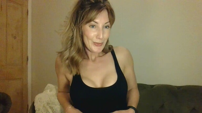 JoanieOakley21's Streamate show and profile