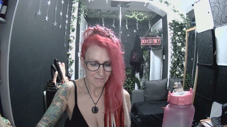 SkySparks's Streamate show and profile