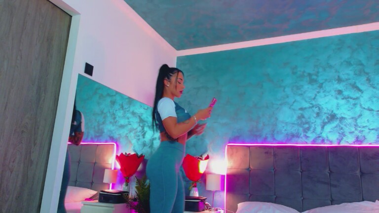 Hazzell's Streamate show and profile