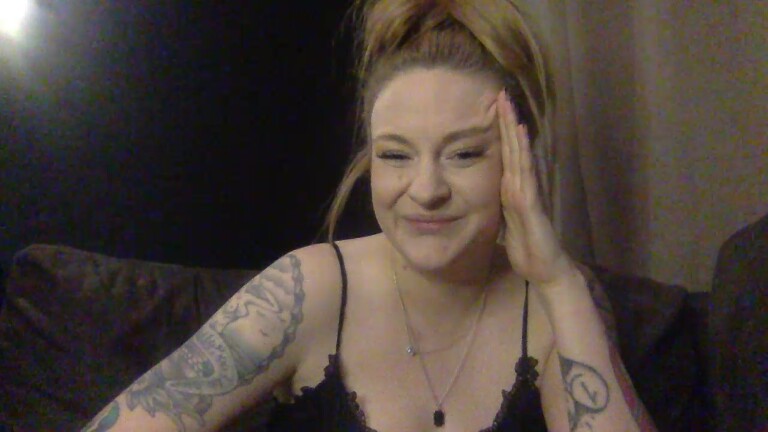 TattooedHousewife's Streamate show and profile